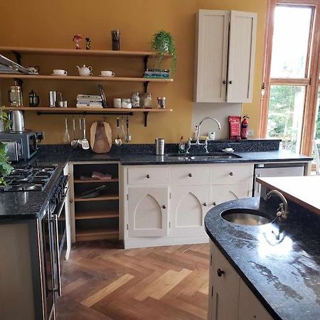 3 Bedroom 3 Bathroom Ground Floor Condo With Veranda ريغيت المظهر الخارجي الصورة