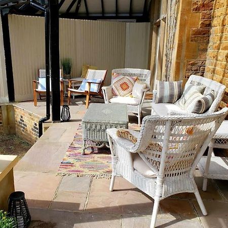 3 Bedroom 3 Bathroom Ground Floor Condo With Veranda ريغيت المظهر الخارجي الصورة