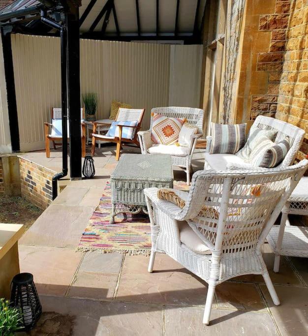 3 Bedroom 3 Bathroom Ground Floor Condo With Veranda ريغيت المظهر الخارجي الصورة
