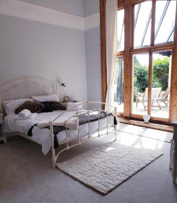 3 Bedroom 3 Bathroom Ground Floor Condo With Veranda ريغيت المظهر الخارجي الصورة